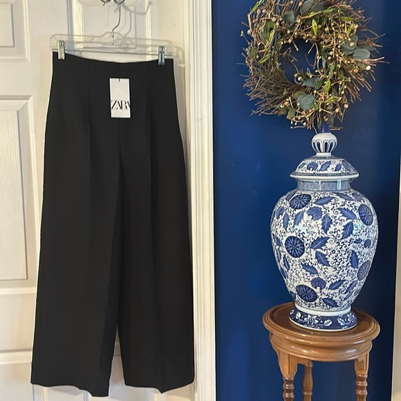 NWT Women’s Zara Black Pleated Front Wide Leg Slacks Size Small - Picture 1 of 8